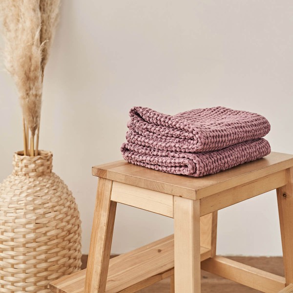 Mauve linen kitchen towels 2