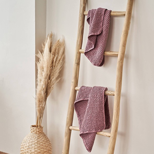 Mauve linen kitchen towels 1