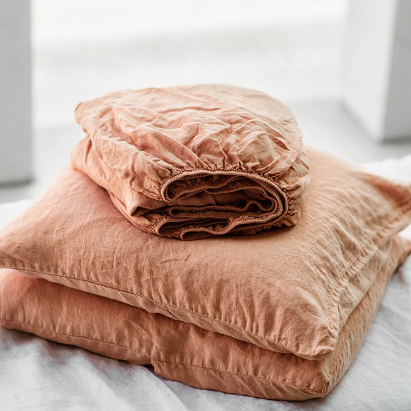 Linen sheet set in peach pie 1