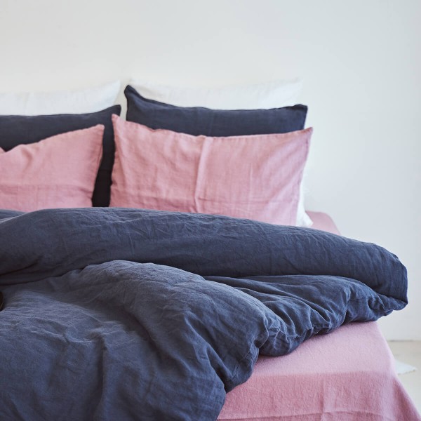 Linen duvet cover in charcoal 2