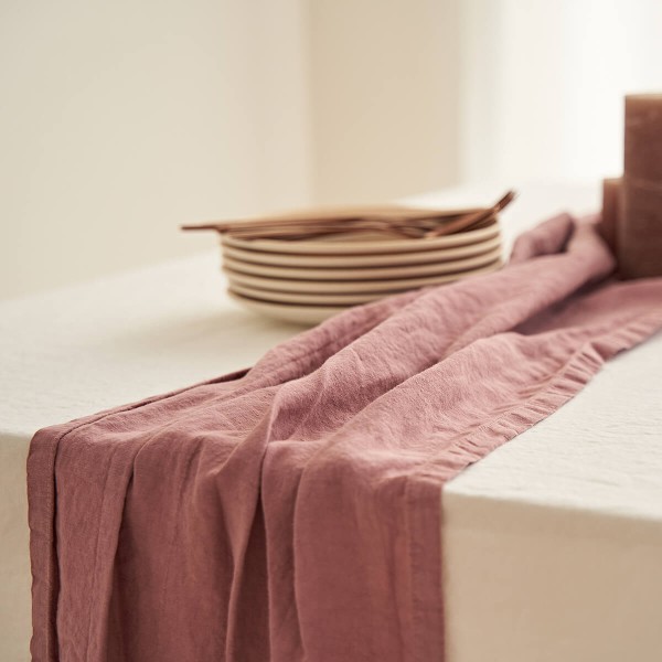 Linen table runner in mauve 2