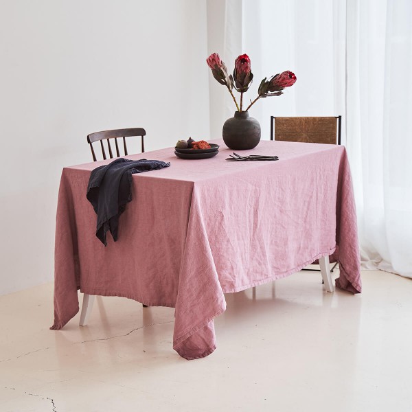 Linen tablecloth in mauve 1