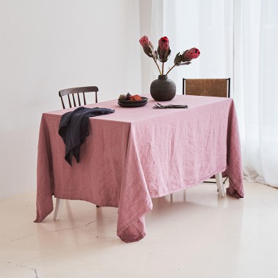 Linen tablecloth in mauve