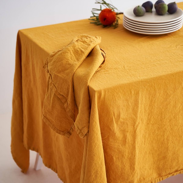 Linen table set in saffron 4