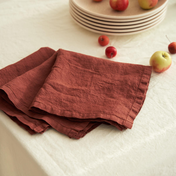 Linen napkins in red brick 2