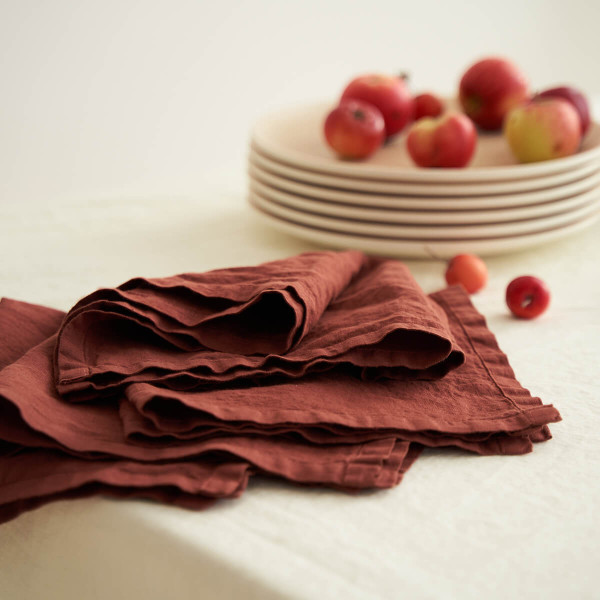 Linen napkins in red brick 1