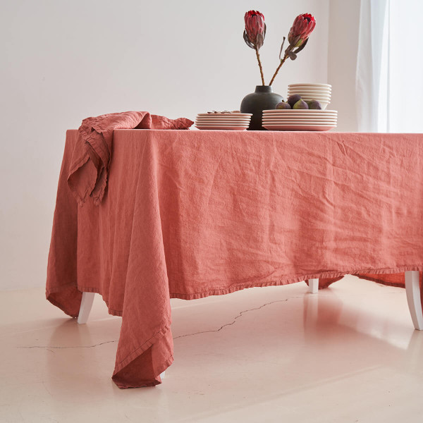 Linen table set 3