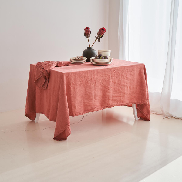 Linen table set 2