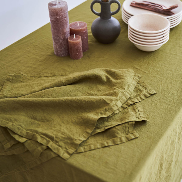 Linen tablecloth in moss 3