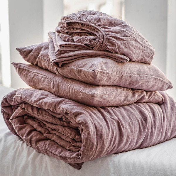 5 piece linen bedding set in mauve 1